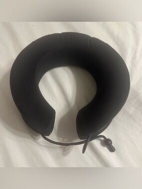 Cabeau Evolution Cool Memory Foam Travel Neck Pillow Black